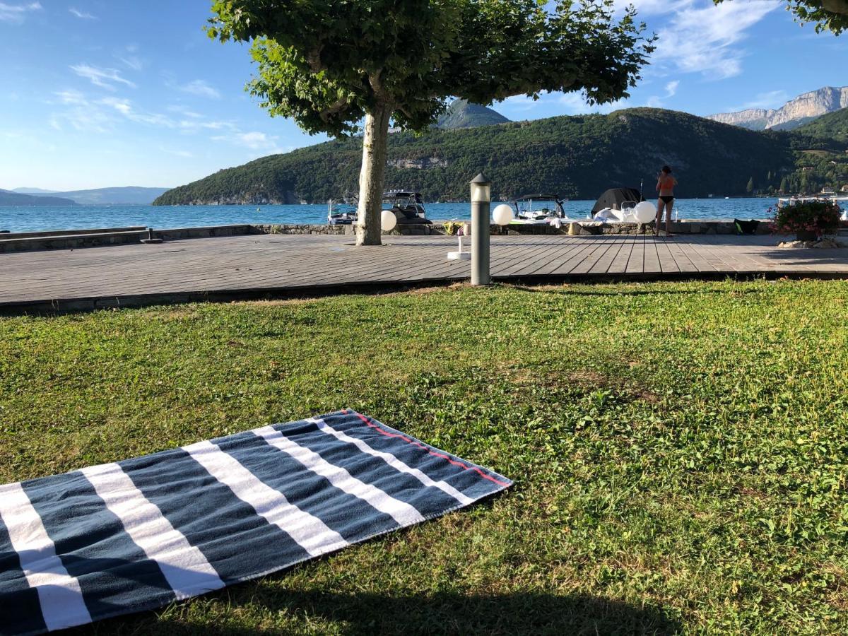 Au Bord Du Lac D'Annecy, Logement Type Loft, Dans Residence Avec Plage Et Ponton Privee Duingt Exterior photo